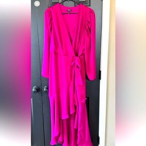 Express Magenta wrap around Polyester Dress. Worn to try on! Puff Shoulders. XL